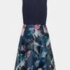 SWING Dress- Cocktailjurk - Faded Blue/Multi -Mode Jurk Winkel 0bb6f0935b43494aac75839ea95445de