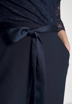 SWING Jumpsuit- Jumpsuit - Navy 15 SWING Jumpsuit- Jumpsuit - Navy -Mode Jurk Winkel 234ea3bbc9e94395835664f238bcc7ec