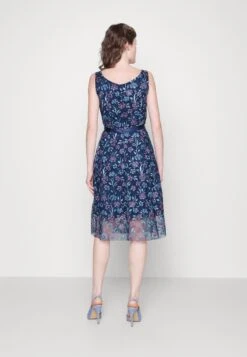 SWING Dress Embroidered - Cocktailjurk - Navy/Mauve -Mode Jurk Winkel 40c66ad17a54482c913ed86d32697a73