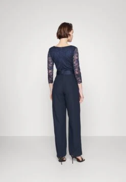 SWING Jumpsuit- Jumpsuit - Navy 11 SWING Jumpsuit- Jumpsuit - Navy -Mode Jurk Winkel 41e0e151d7d2494fb20762999fd66078