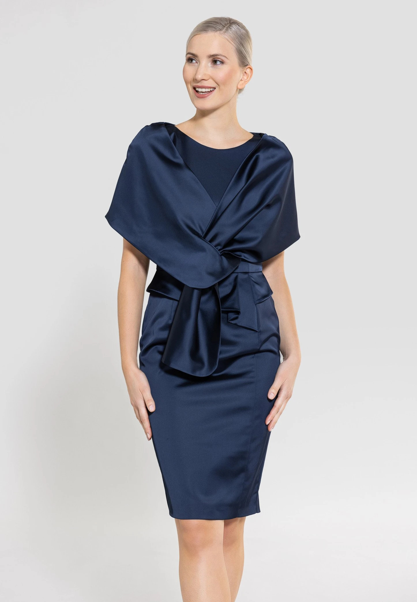 SWING Poncho - Navy 3 SWING Poncho - Navy