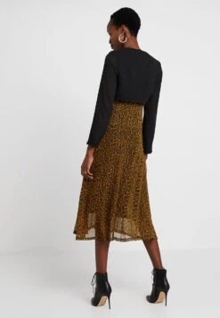 SWING Lichte Jas - Black -Mode Jurk Winkel 4c278443b5024208ace7ec050328c46d