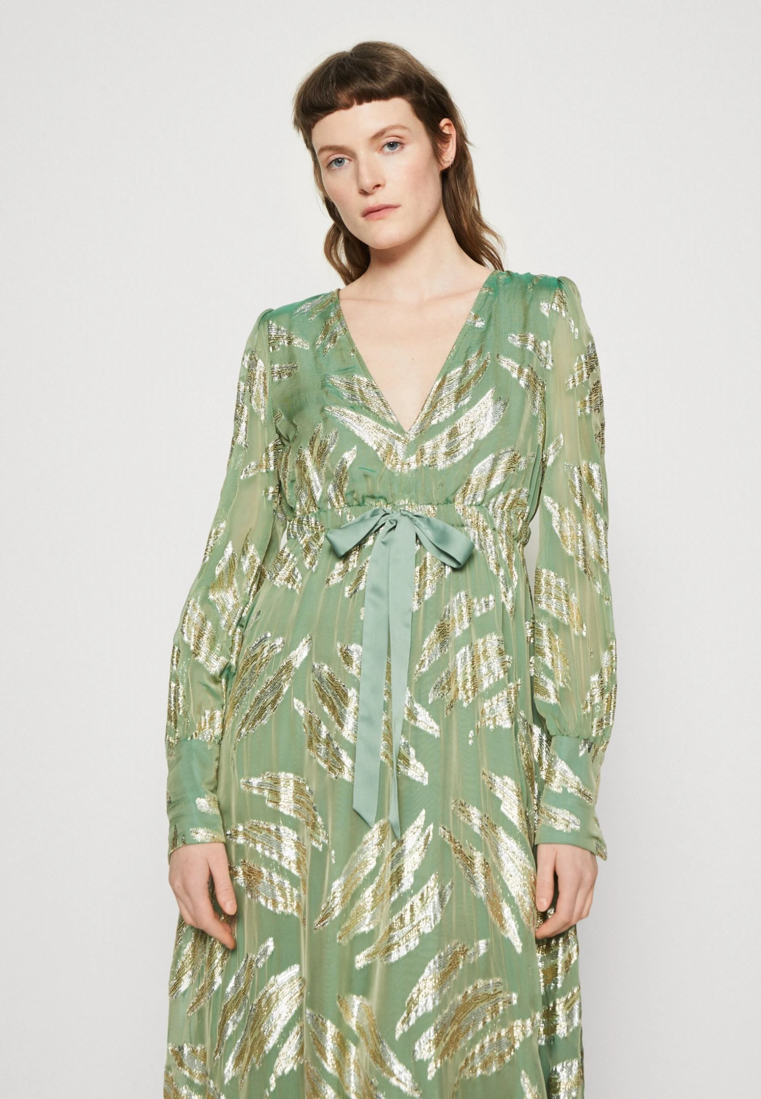 SWING Galajurk - Aloe Green/Gold Coloured 6 SWING Galajurk - Aloe Green/Gold Coloured - Afbeelding 4