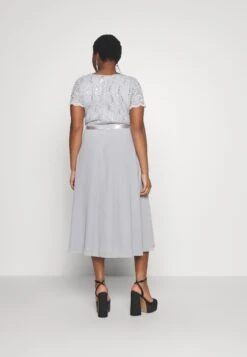 Dress Made Of Material Mix - Cocktailjurk - Silver-Coloured -Mode Jurk Winkel 75d6ce0b959e423592869787eaa7ab21