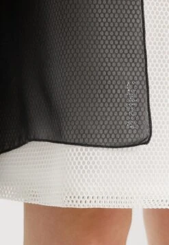 SWING Poncho - Schwarz -Mode Jurk Winkel ce6acc2ce7e946a0927ec5abb38f0ce9