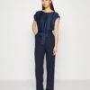 SWING Jumpsuit - Navy -Mode Jurk Winkel e24d437b05a94b55b3a7b1c4ee15e8a6
