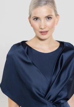 SWING Poncho - Navy 9 SWING Poncho - Navy -Mode Jurk Winkel e658cf9e59b9413e8cbc5181ab2f01ba